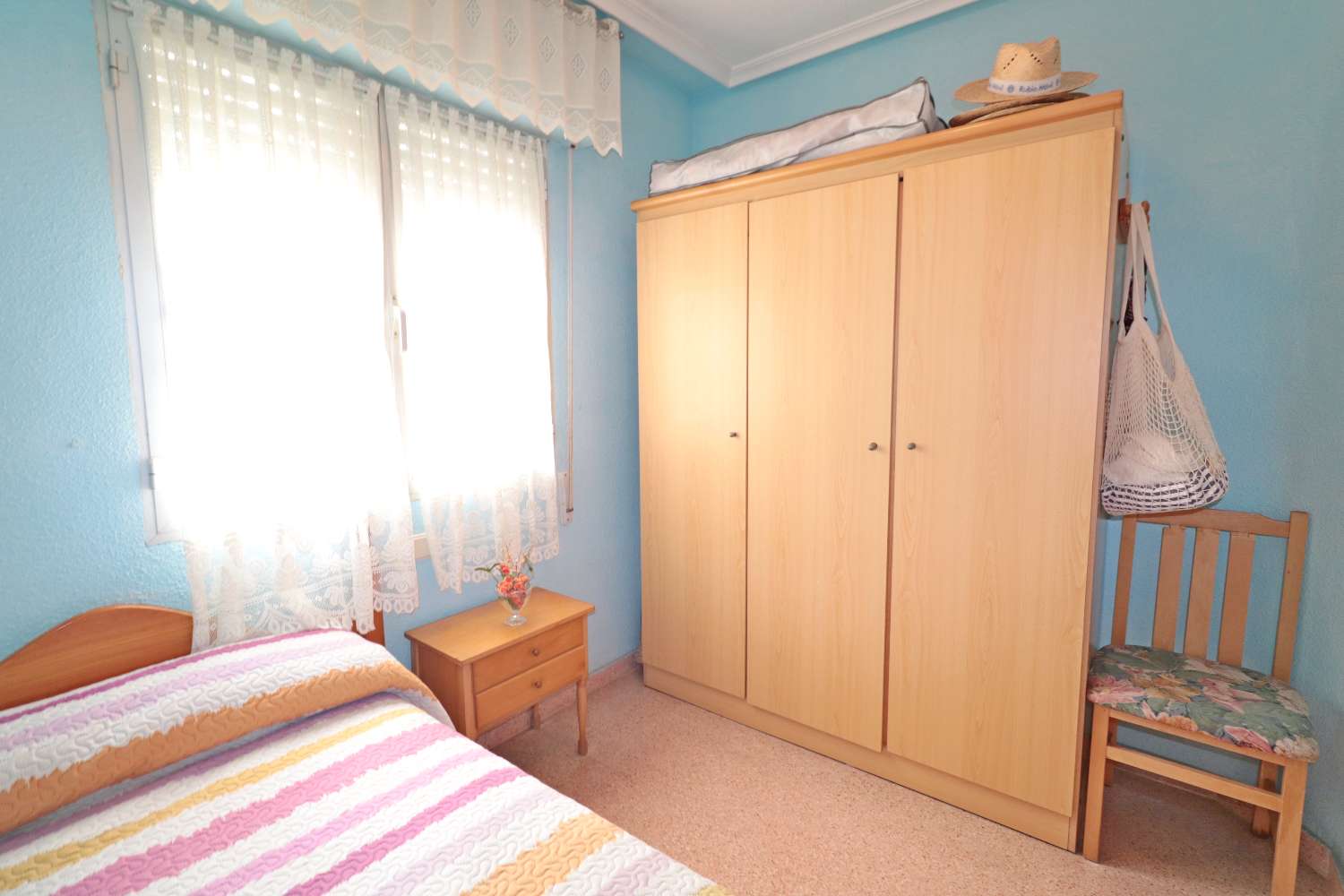 AMPLIO APARTAMENTO A 50 METROS DEL MAR CON VISTAS LATERALES Y ORIENTACIÓN SUROESTE EN ACEQUIÓN