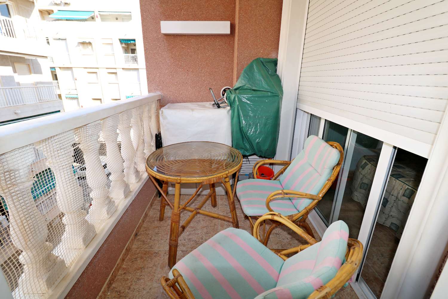 APARTAMENTO A 100 METROS DEL MAR, ORIENTACIÓN ESTE Y MUY LUMINOSO EN ACEQUIÓN