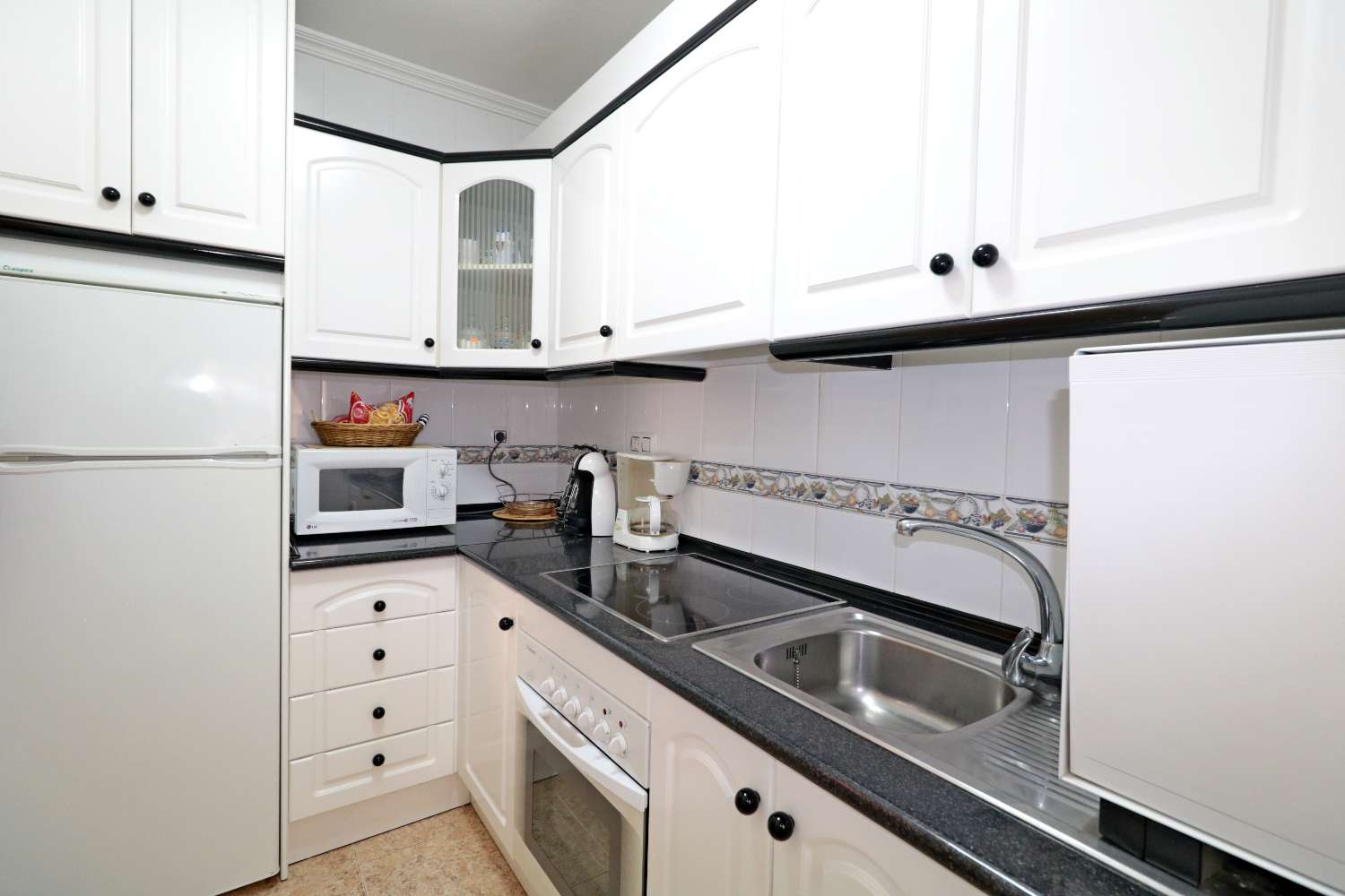 APARTAMENTO A 100 METROS DEL MAR, ORIENTACIÓN ESTE Y MUY LUMINOSO EN ACEQUIÓN
