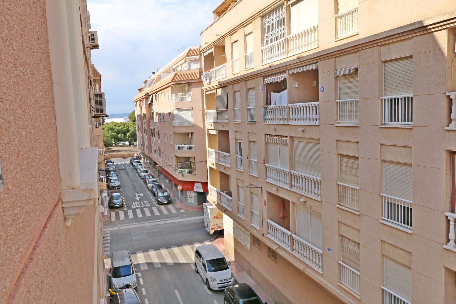 APARTAMENTO A 100 METROS DEL MAR, ORIENTACIÓN ESTE Y MUY LUMINOSO EN ACEQUIÓN