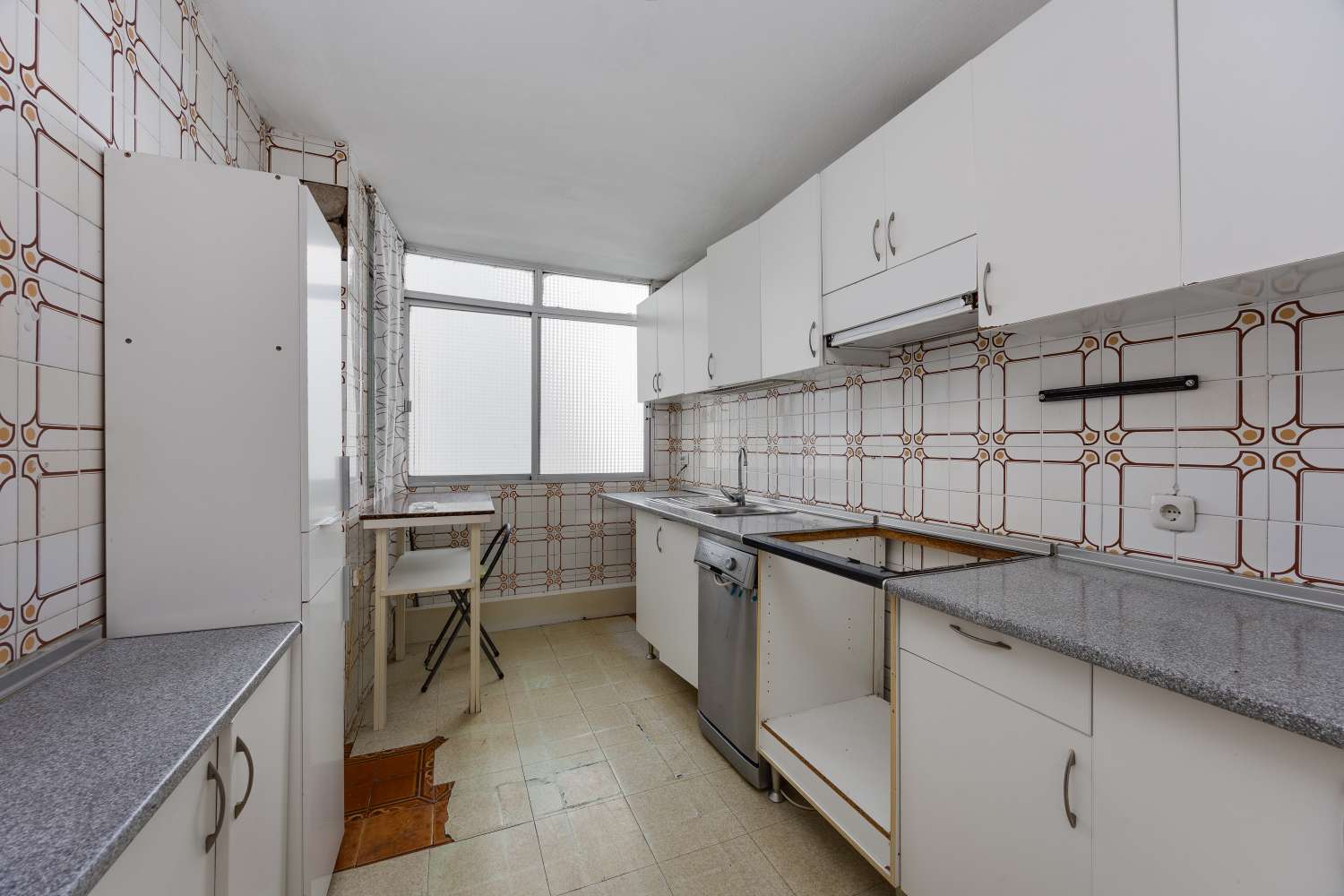 AMPLIO APARTAMENTO CON VISTAS AL MAR Y ORIENTACIÓN SUR A 100 METROS DE LA PLAYA DEL ACEQUIÓN