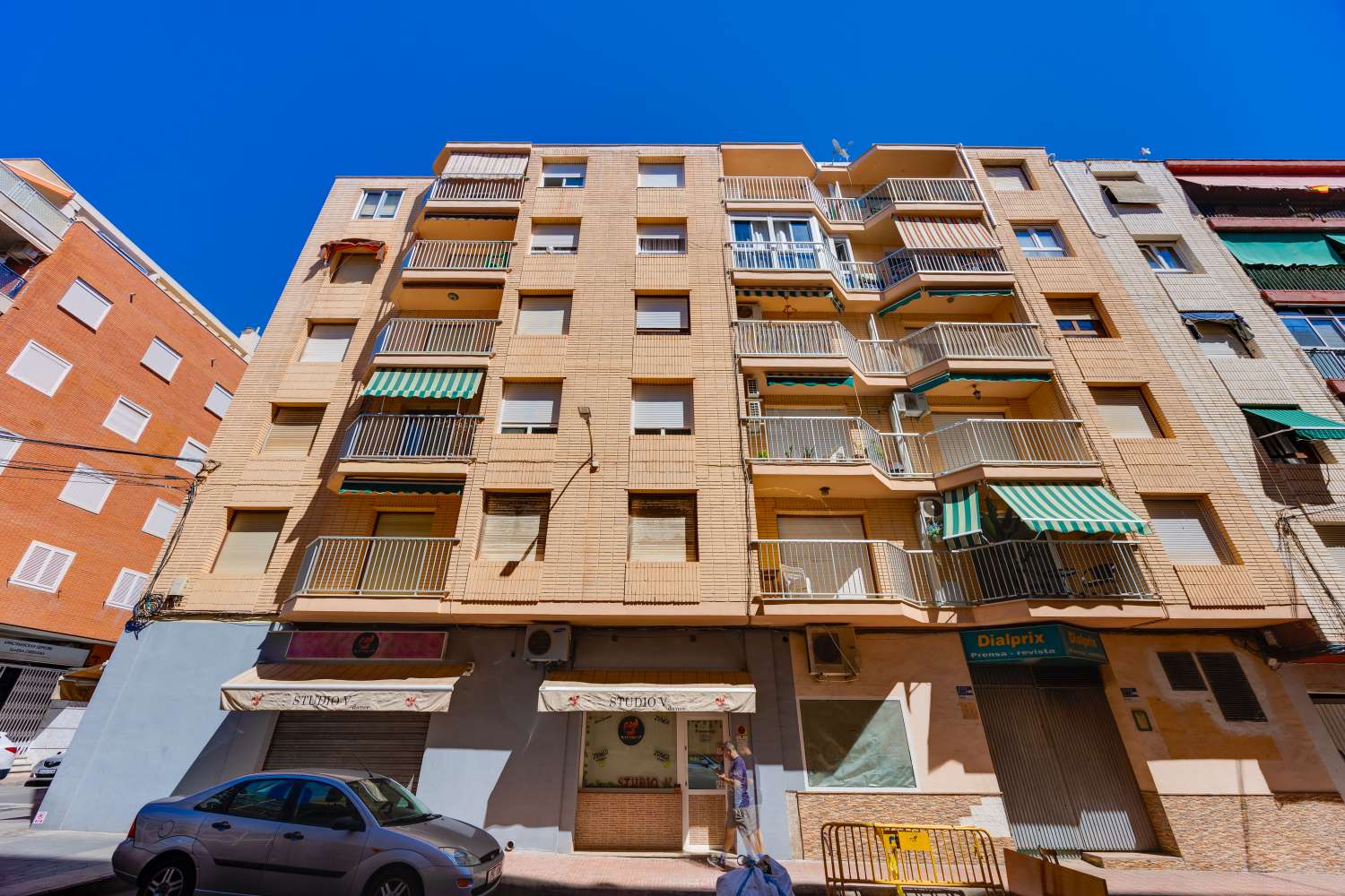 AMPLIO APARTAMENTO CON VISTAS AL MAR Y ORIENTACIÓN SUR A 100 METROS DE LA PLAYA DEL ACEQUIÓN