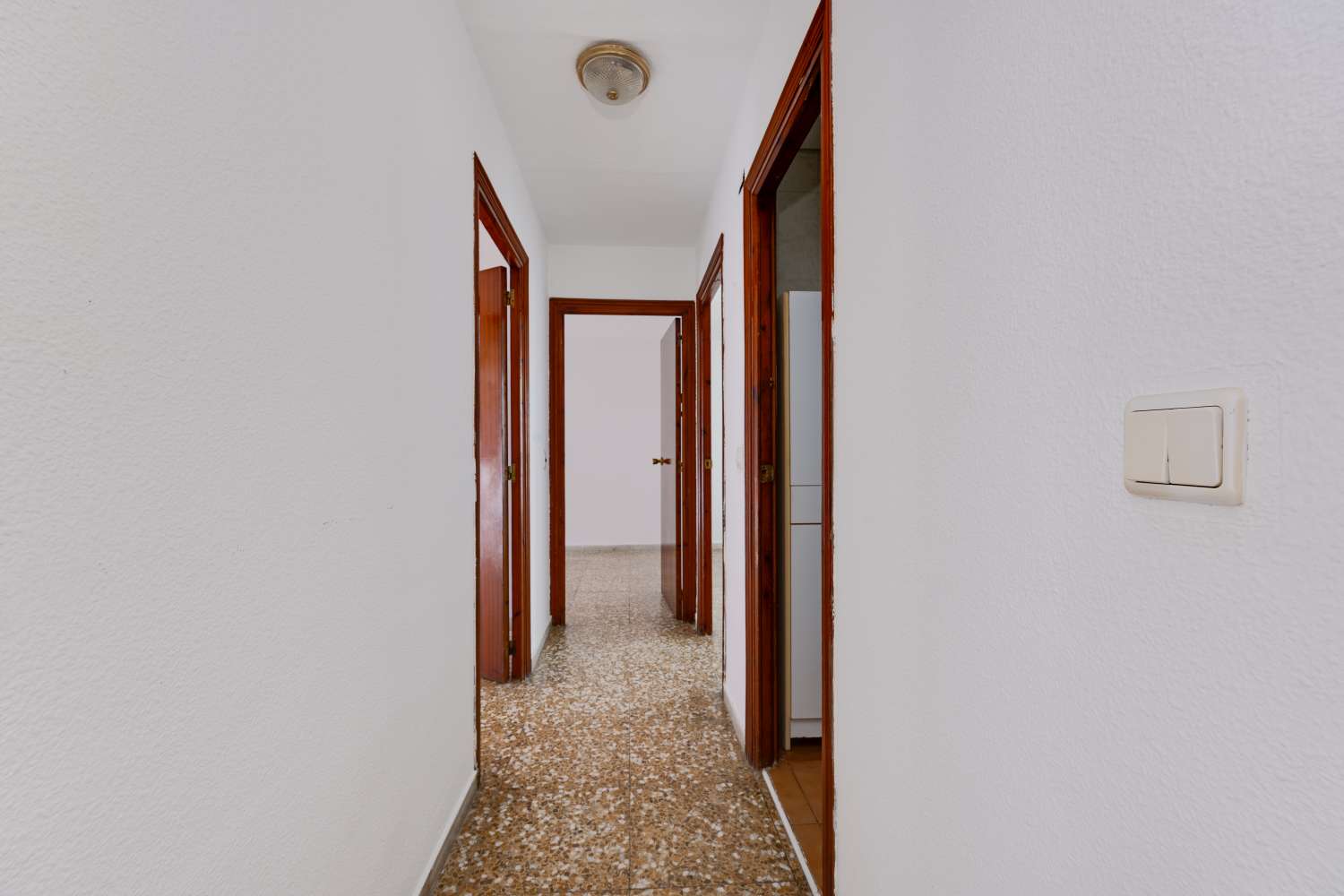 AMPLIO APARTAMENTO CON VISTAS AL MAR Y ORIENTACIÓN SUR A 100 METROS DE LA PLAYA DEL ACEQUIÓN
