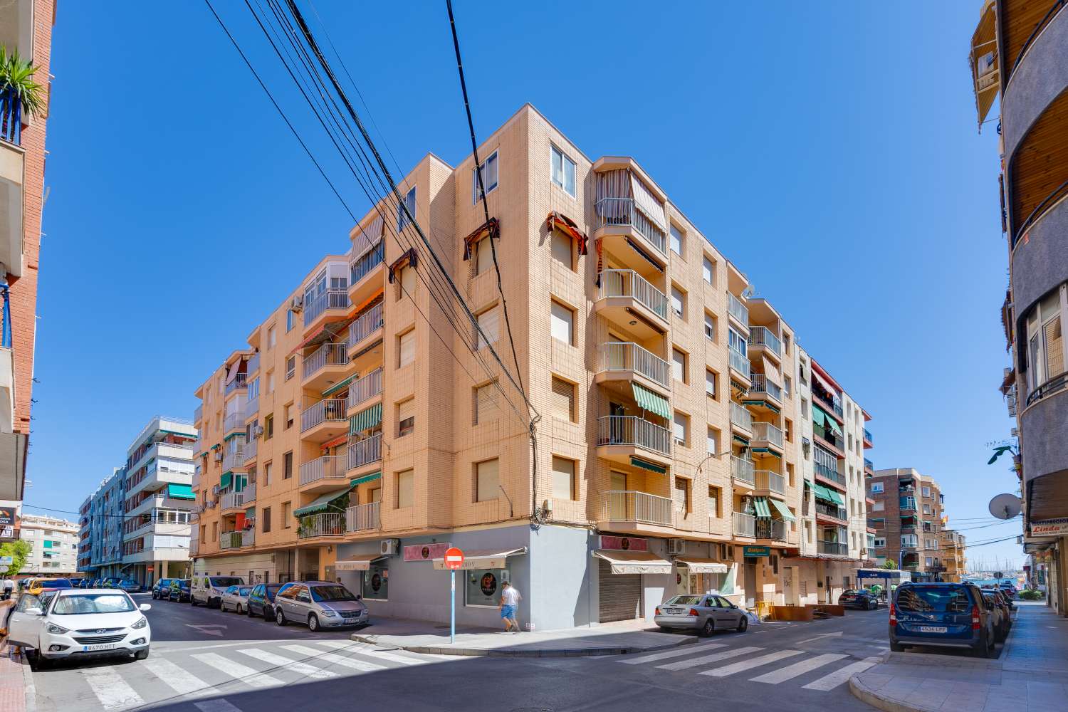 AMPLIO APARTAMENTO CON VISTAS AL MAR Y ORIENTACIÓN SUR A 100 METROS DE LA PLAYA DEL ACEQUIÓN