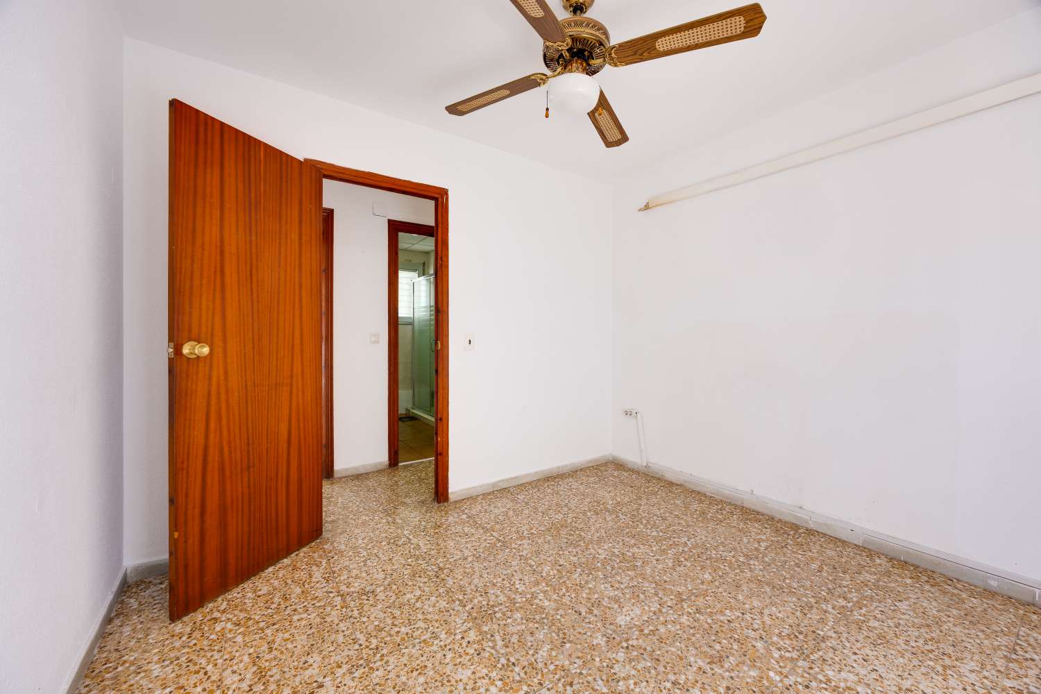 AMPLIO APARTAMENTO CON VISTAS AL MAR Y ORIENTACIÓN SUR A 100 METROS DE LA PLAYA DEL ACEQUIÓN