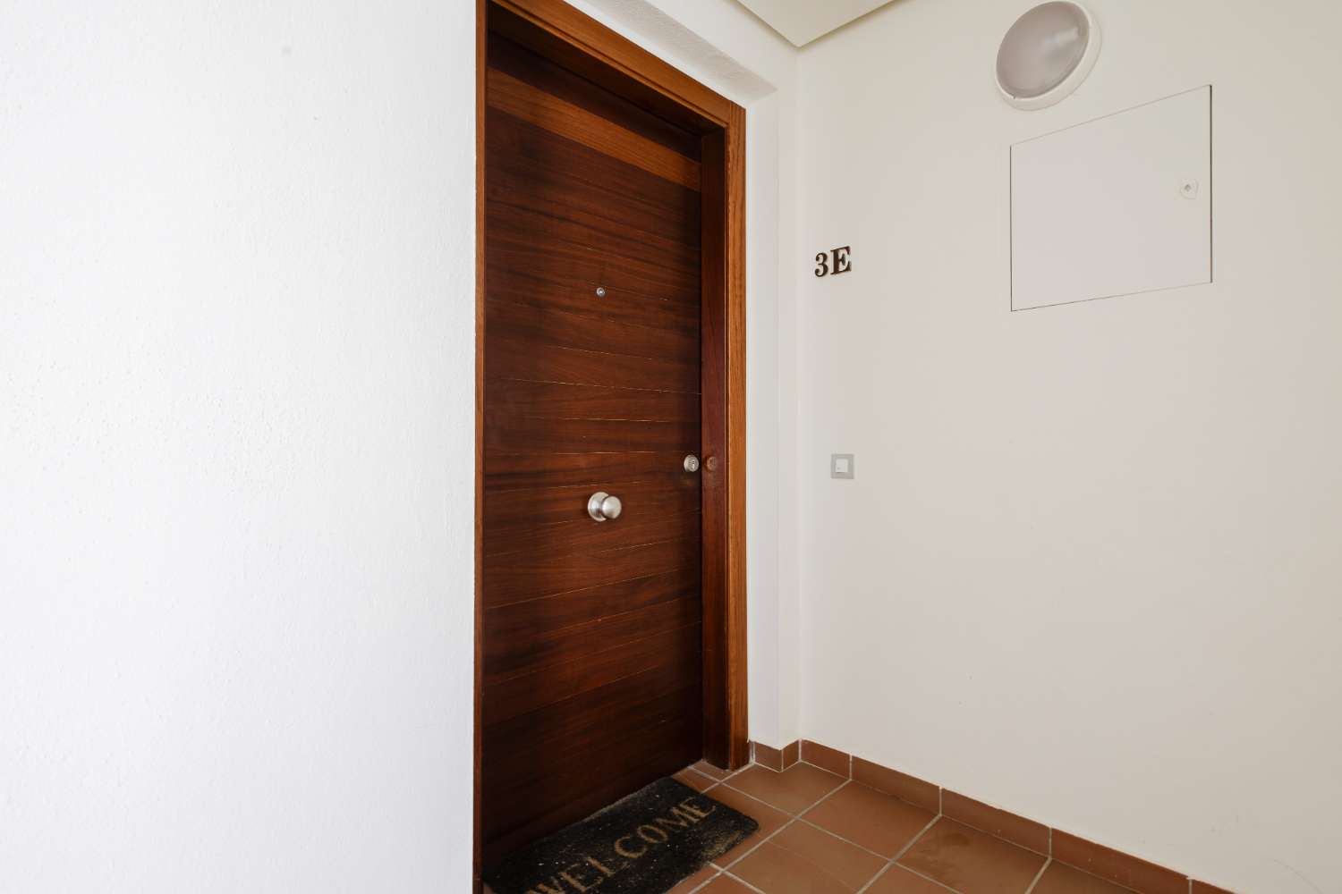 EXCLUSIVO ÁTICO CON TERRAZA DE 37 M², VISTAS AL MAR, GARAJE Y TRASTERO EN LAS COLINAS GOLF