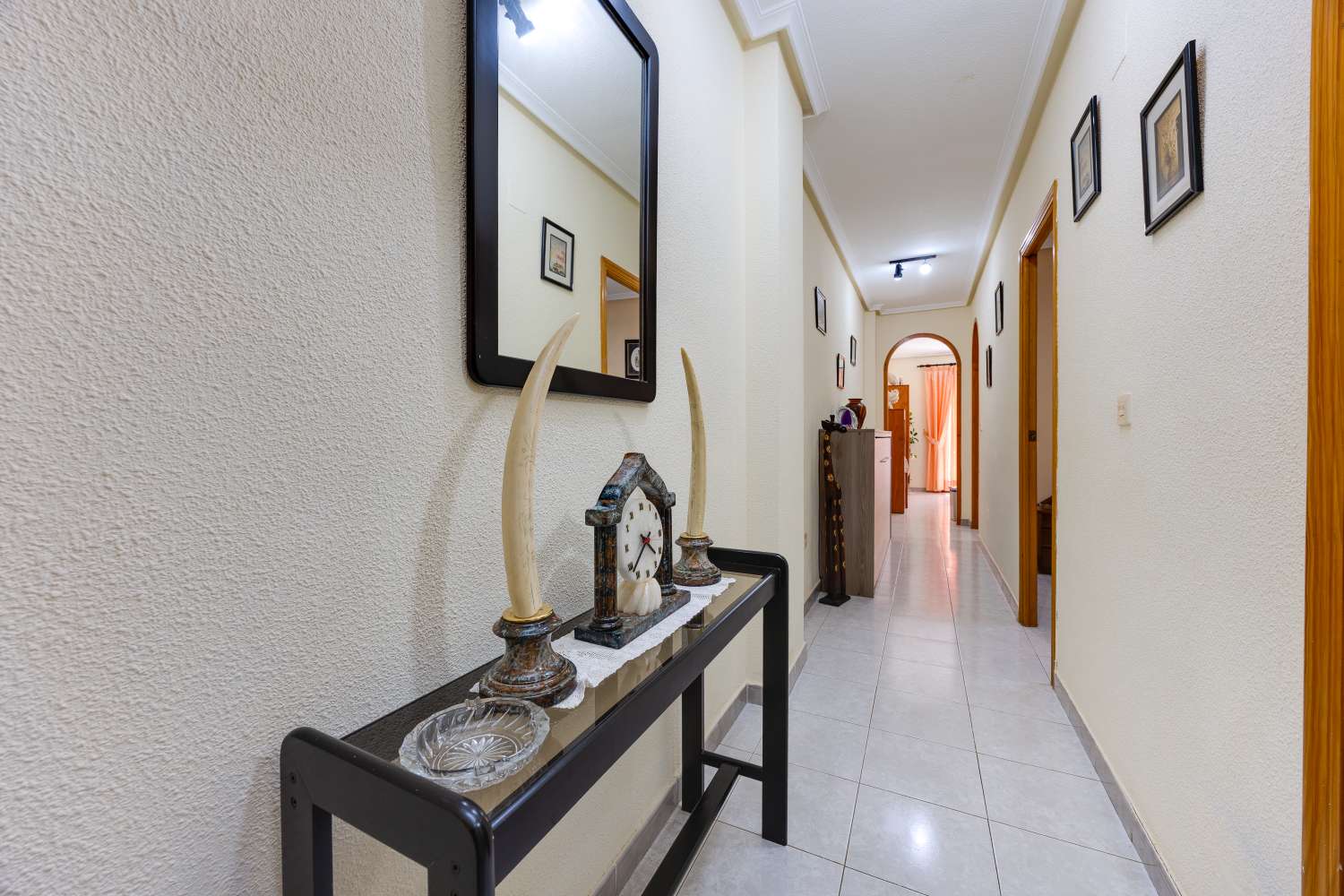 APARTAMENTO CON ORIENTACIÓN SUR, TERRAZA Y PISCINA A 500 METROS DE LA PLAYA DEL CURA