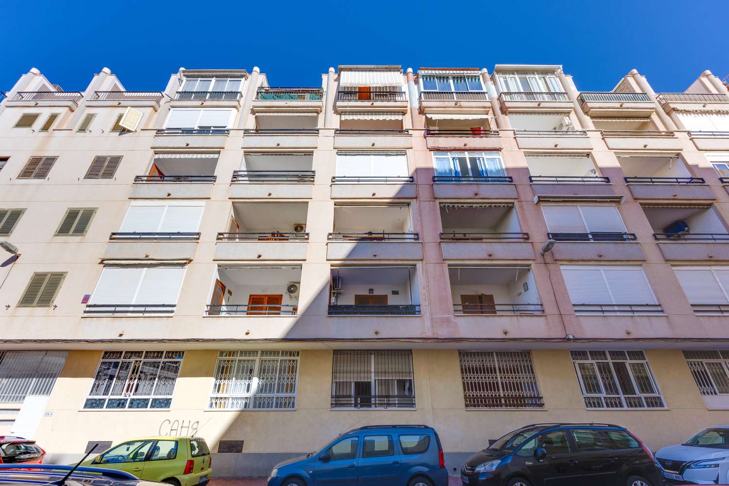 APARTAMENTO CON ORIENTACIÓN SUR, TERRAZA Y PISCINA A 500 METROS DE LA PLAYA DEL CURA
