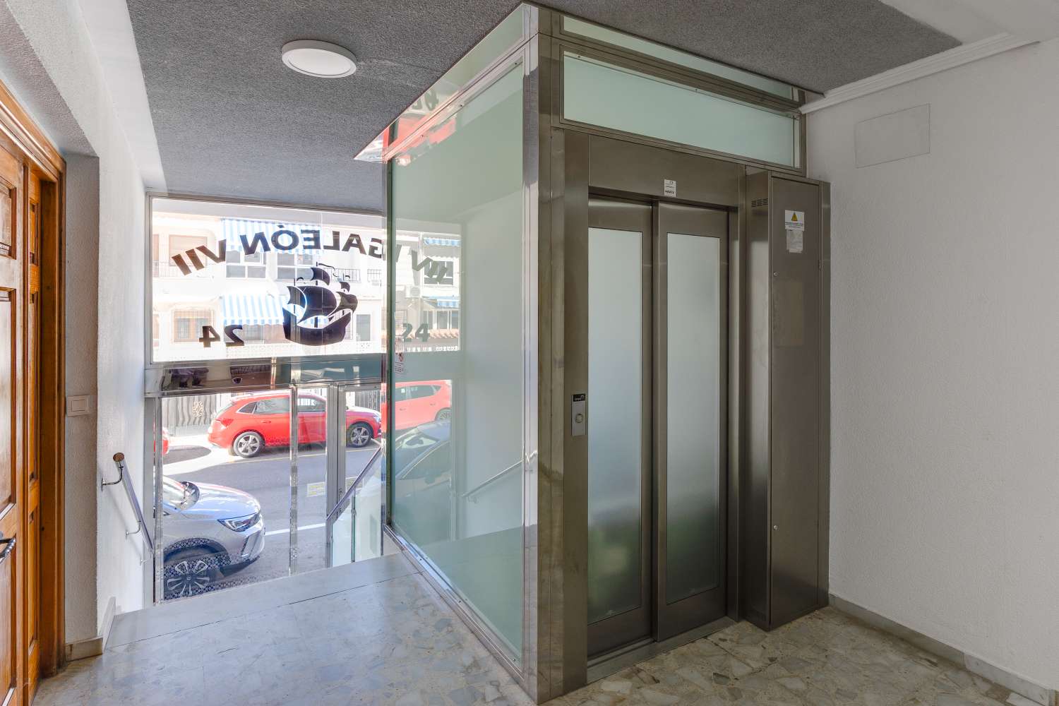 APARTAMENTO CON ORIENTACIÓN SUR, TERRAZA Y PISCINA A 500 METROS DE LA PLAYA DEL CURA