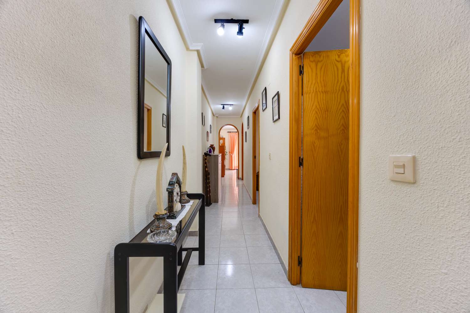 APARTAMENTO CON ORIENTACIÓN SUR, TERRAZA Y PISCINA A 500 METROS DE LA PLAYA DEL CURA