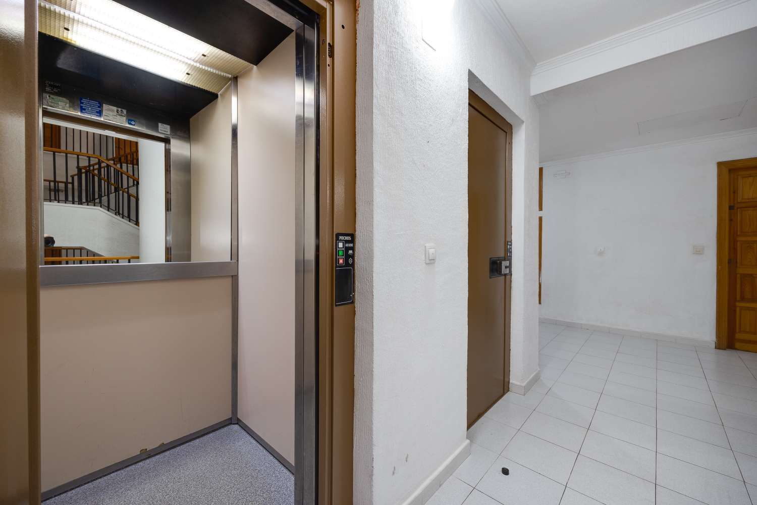 APARTAMENTO CON ORIENTACIÓN SUR, TERRAZA Y PISCINA A 500 METROS DE LA PLAYA DEL CURA