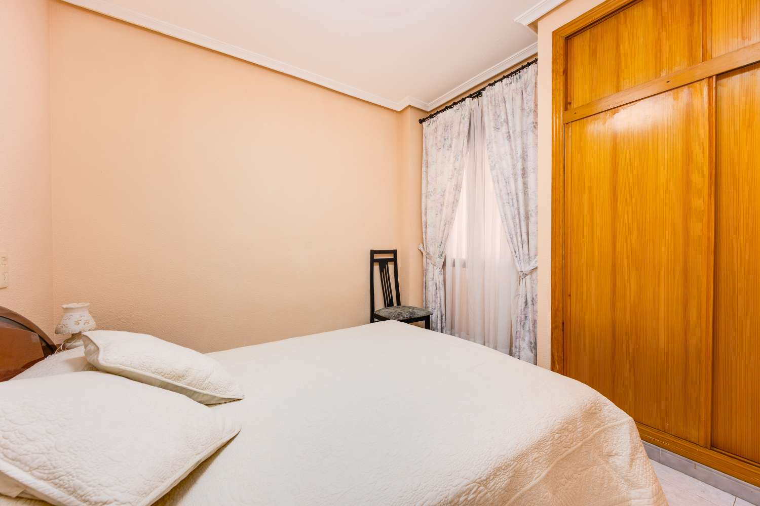 APARTAMENTO CON ORIENTACIÓN SUR, TERRAZA Y PISCINA A 500 METROS DE LA PLAYA DEL CURA