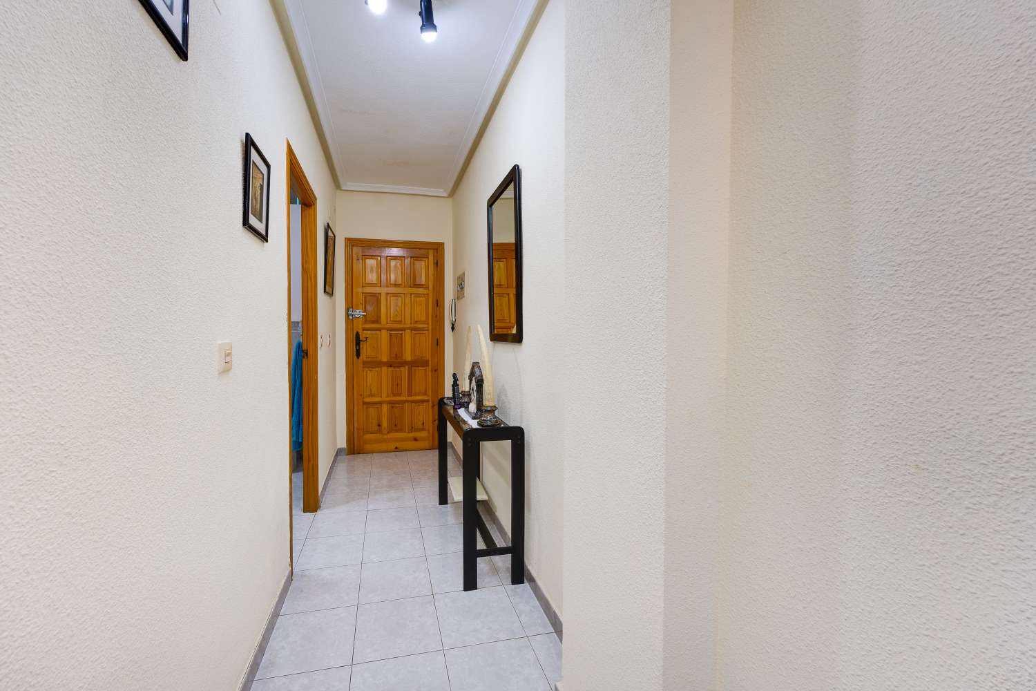 APARTAMENTO CON ORIENTACIÓN SUR, TERRAZA Y PISCINA A 500 METROS DE LA PLAYA DEL CURA