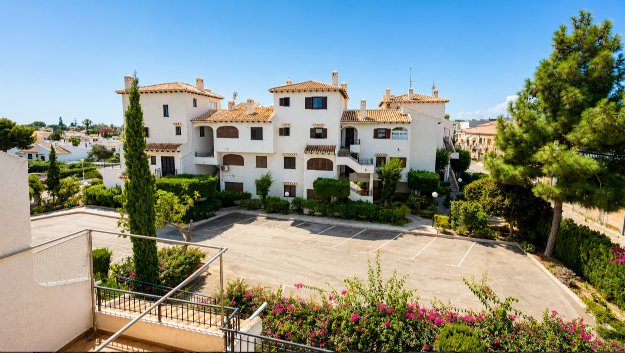 VIVIENDA DE 2 DORMITORIOS CON ORIENTACIÓN SUR, TERRAZA Y PISCINA EN BELLAVISTA VI