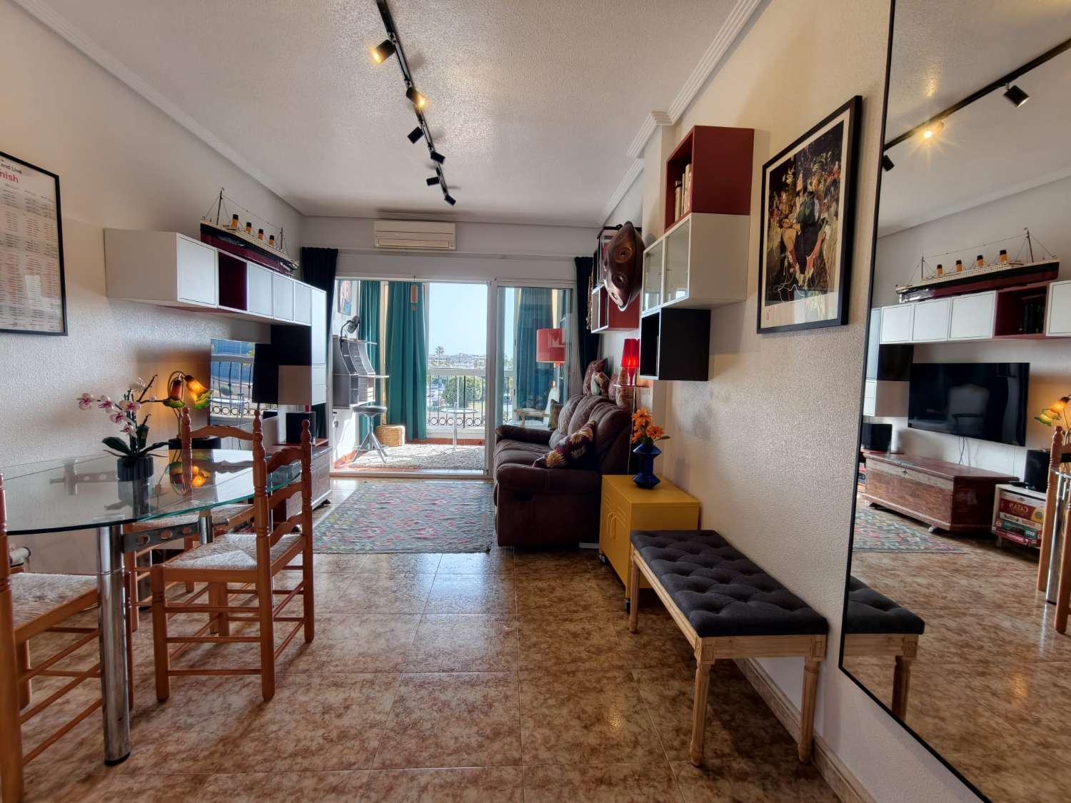 ÁTICO CON SOLÁRIUM PRIVADO, VISTAS AL MAR, GARAJE Y ORIENTACIÓN SUR EN LA CIÑUELICA – ORIHUELA COSTA