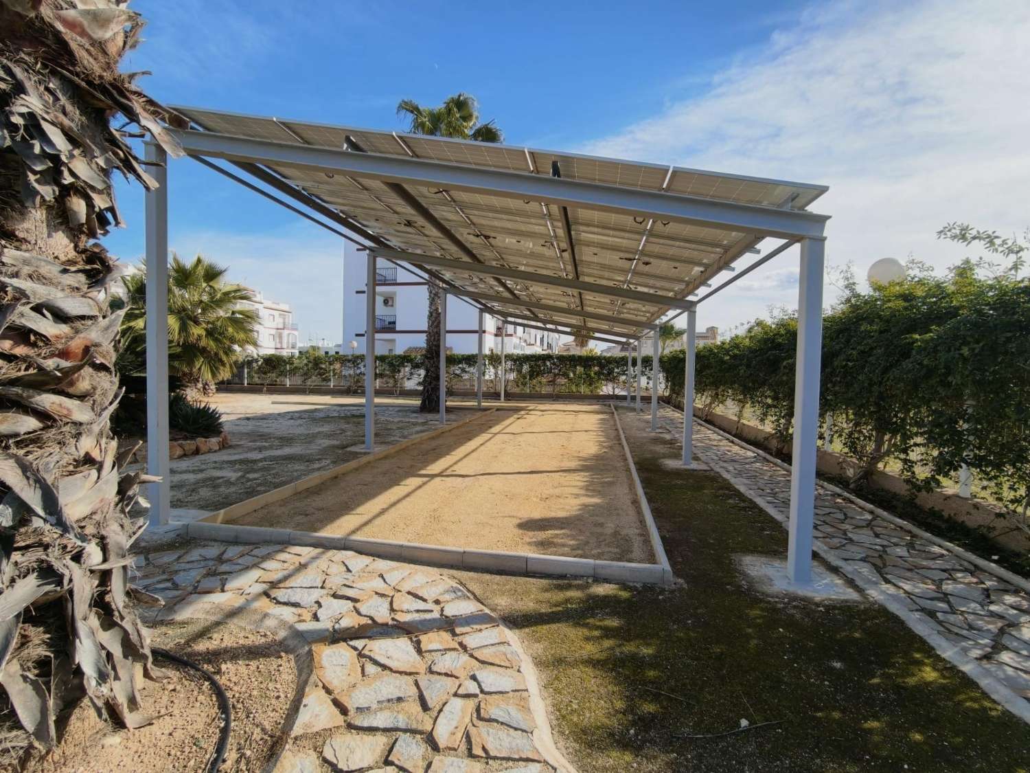 ÁTICO CON SOLÁRIUM PRIVADO, VISTAS AL MAR, GARAJE Y ORIENTACIÓN SUR EN LA CIÑUELICA – ORIHUELA COSTA