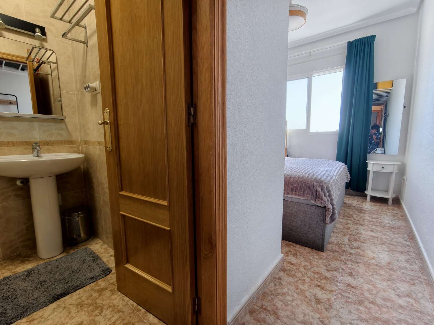 ÁTICO CON SOLÁRIUM PRIVADO, VISTAS AL MAR, GARAJE Y ORIENTACIÓN SUR EN LA CIÑUELICA – ORIHUELA COSTA