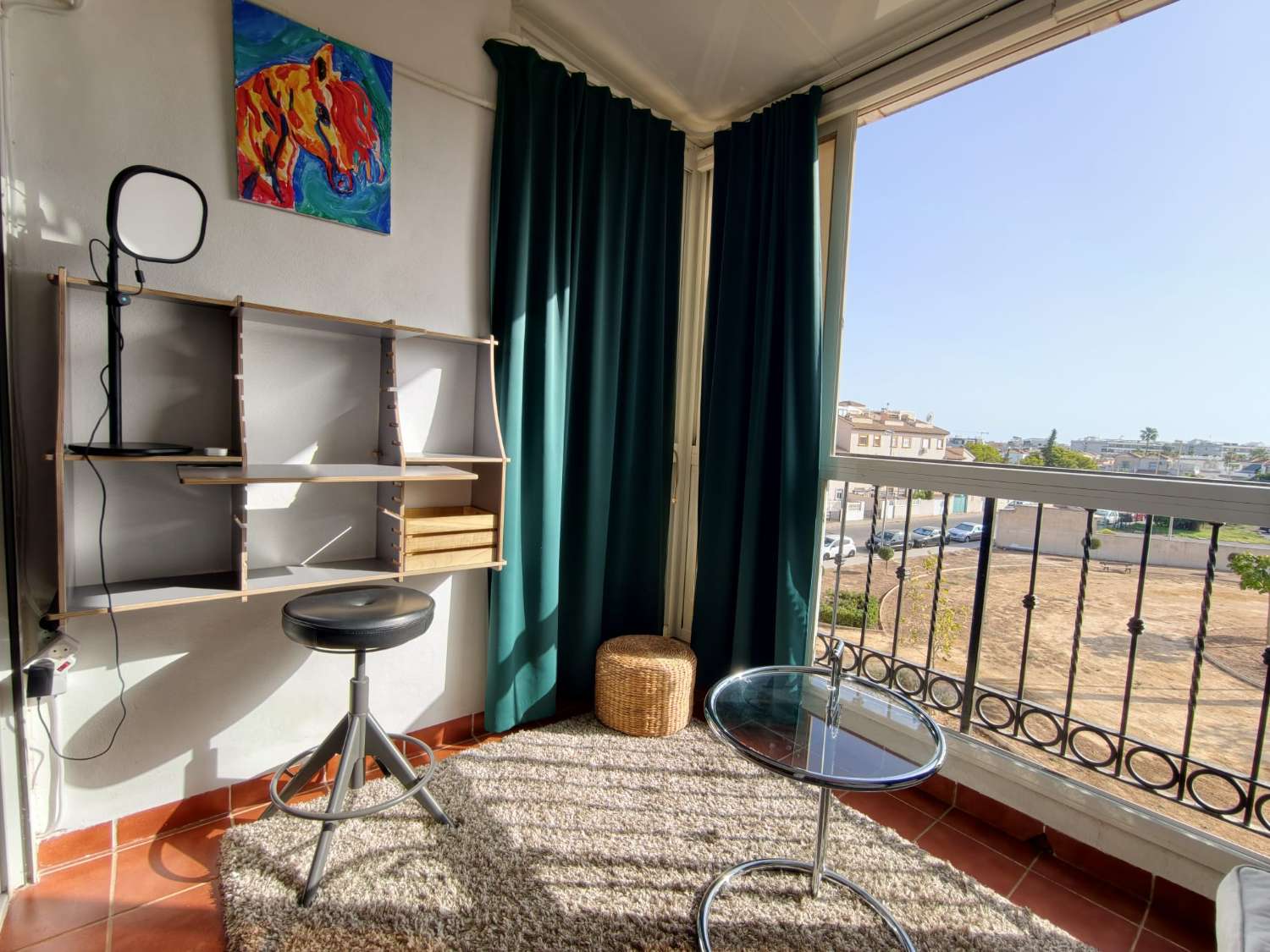 ÁTICO CON SOLÁRIUM PRIVADO, VISTAS AL MAR, GARAJE Y ORIENTACIÓN SUR EN LA CIÑUELICA – ORIHUELA COSTA