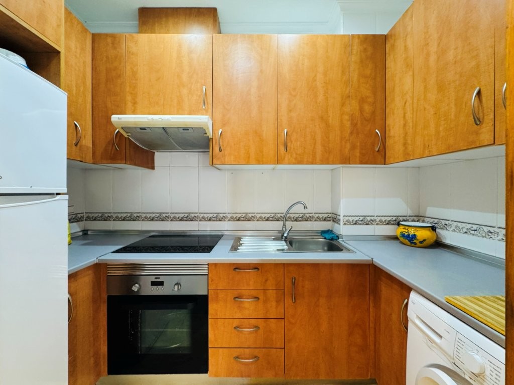 PLANTA BAJA ESQUINA EN EL CENTRO DE LA MATA, 2 DORMITORIOS, TERRAZA Y LISTA PARA ENTRAR A VIVIR