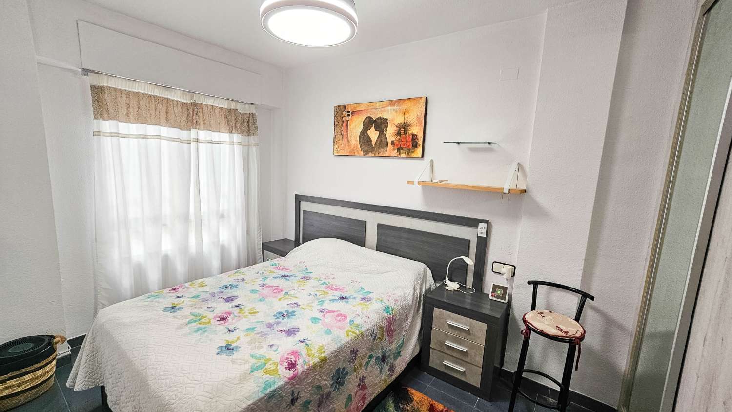 APARTAMENTO CON VISTAS AL PARQUE DE LAS NACIONES, BALCÓN Y ORIENTACIÓN SUR EN EL CENTRO DE TORREVIEJA