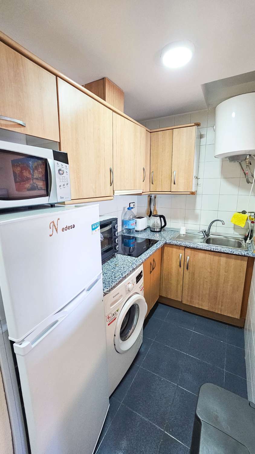 APARTAMENTO CON VISTAS AL PARQUE DE LAS NACIONES, BALCÓN Y ORIENTACIÓN SUR EN EL CENTRO DE TORREVIEJA