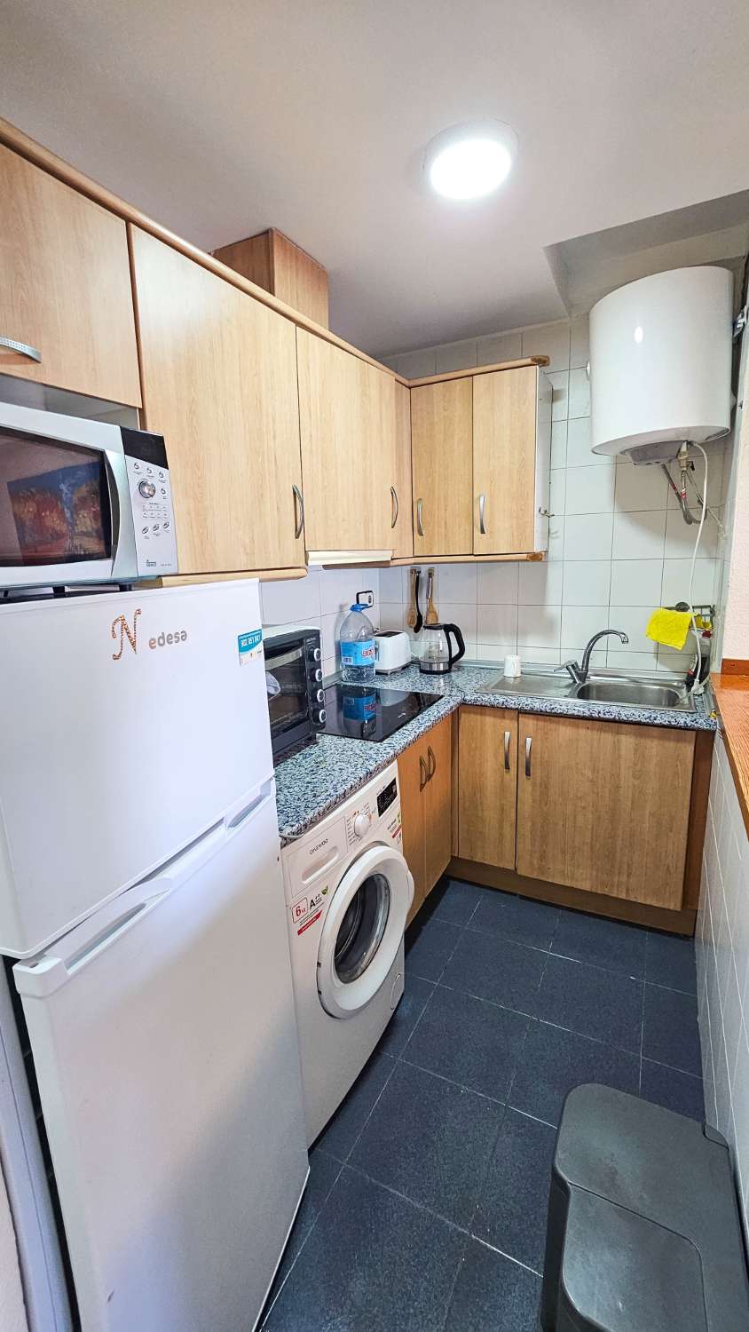 APARTAMENTO CON VISTAS AL PARQUE DE LAS NACIONES, BALCÓN Y ORIENTACIÓN SUR EN EL CENTRO DE TORREVIEJA
