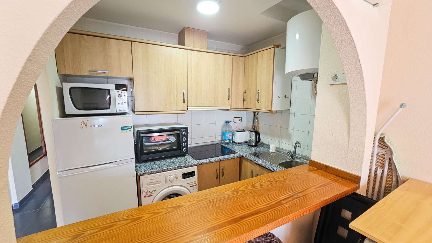 APARTAMENTO CON VISTAS AL PARQUE DE LAS NACIONES, BALCÓN Y ORIENTACIÓN SUR EN EL CENTRO DE TORREVIEJA