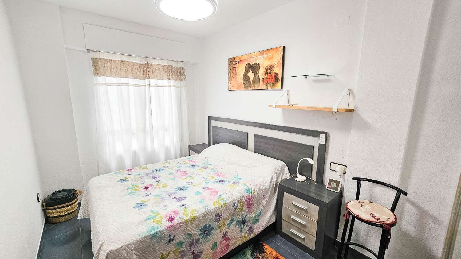 APARTAMENTO CON VISTAS AL PARQUE DE LAS NACIONES, BALCÓN Y ORIENTACIÓN SUR EN EL CENTRO DE TORREVIEJA
