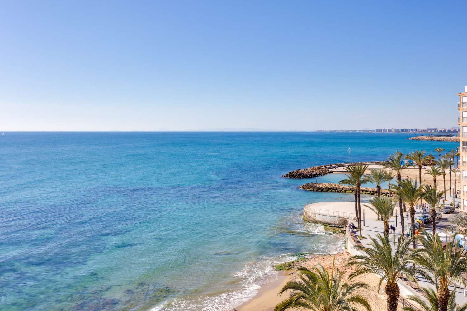 APARTAMENTO CON PISCINA COMUNITARIA EN PLENO CENTRO DE TORREVIEJA, CALLE LA LOMA
