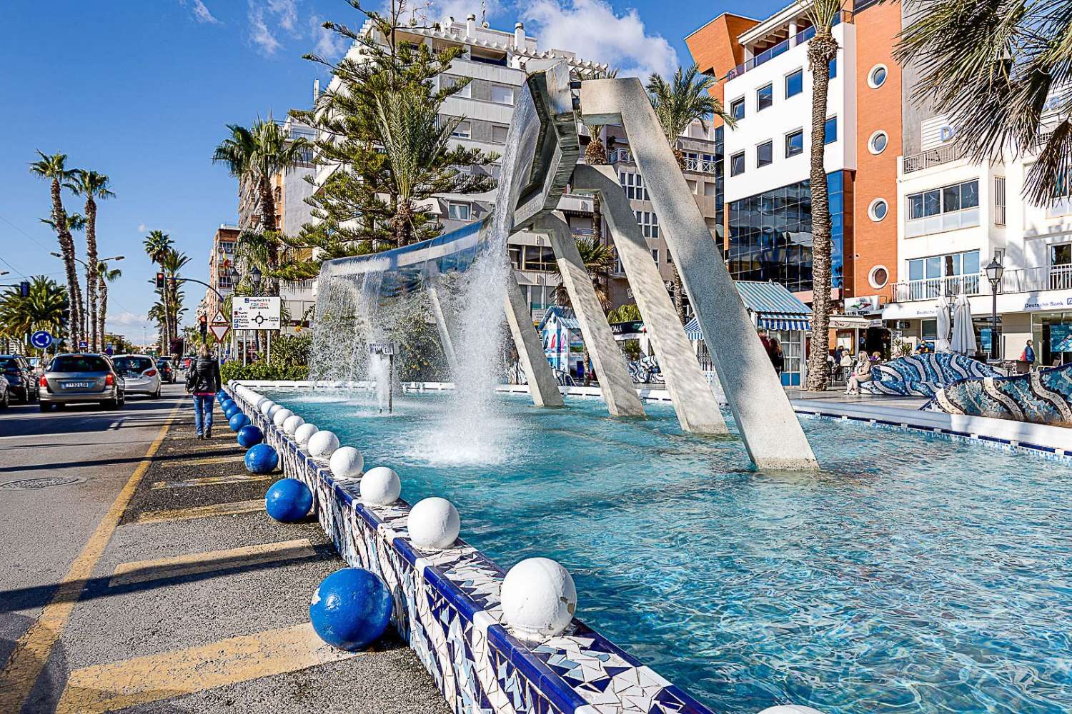 APARTAMENTO CON PISCINA COMUNITARIA EN PLENO CENTRO DE TORREVIEJA, CALLE LA LOMA