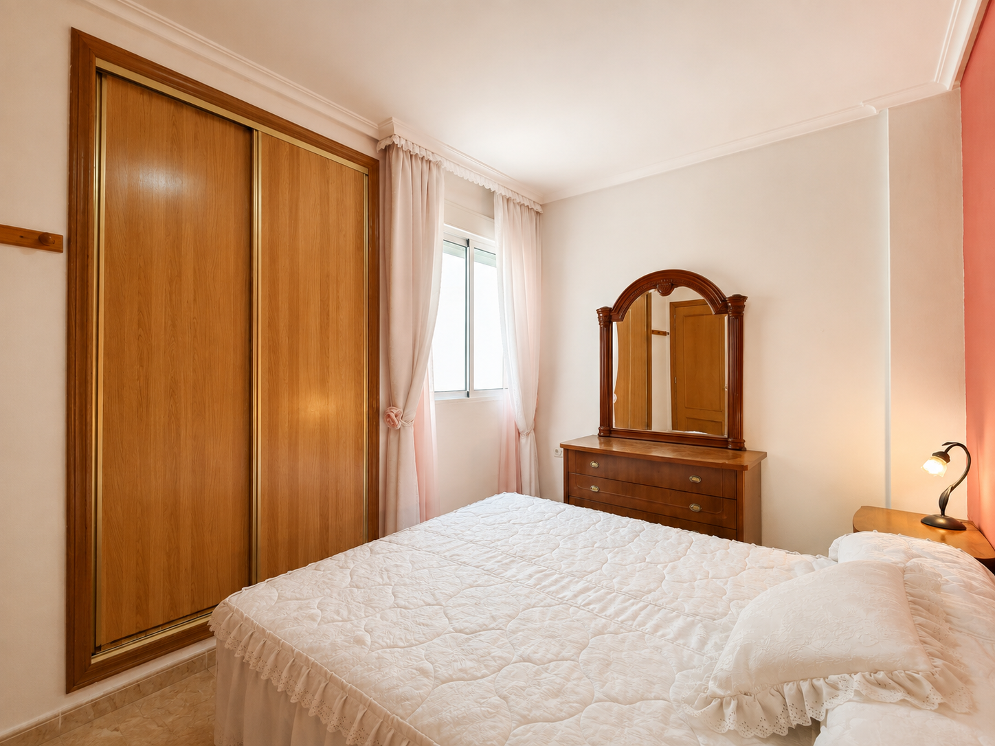 APARTAMENTO DE 2 DORMITORIOS CON TERRAZA Y ORIENTACIÓN SUR A 700 M DE PLAYA DEL CURA, TORREVIEJA