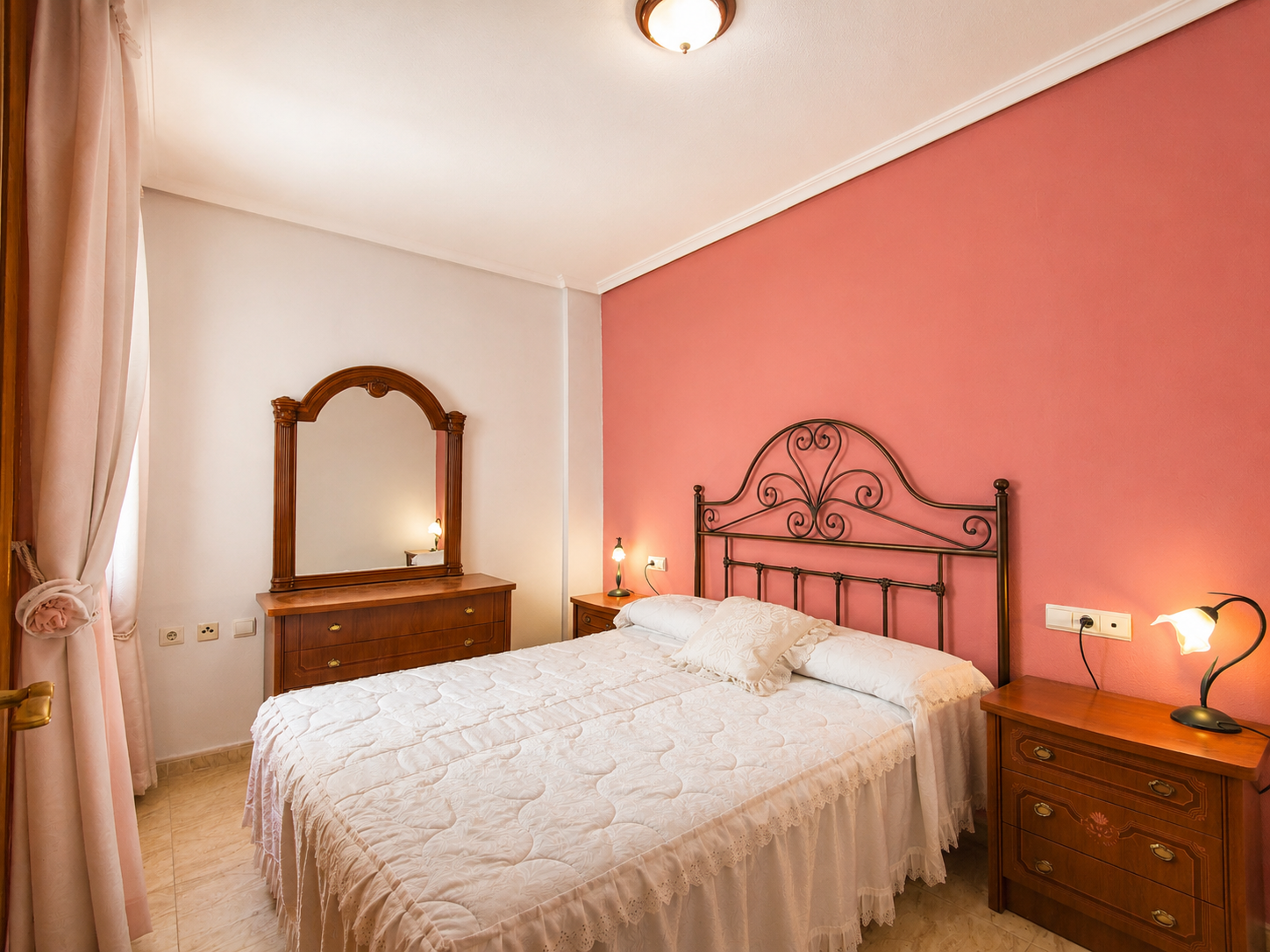 APARTAMENTO DE 2 DORMITORIOS CON TERRAZA Y ORIENTACIÓN SUR A 700 M DE PLAYA DEL CURA, TORREVIEJA