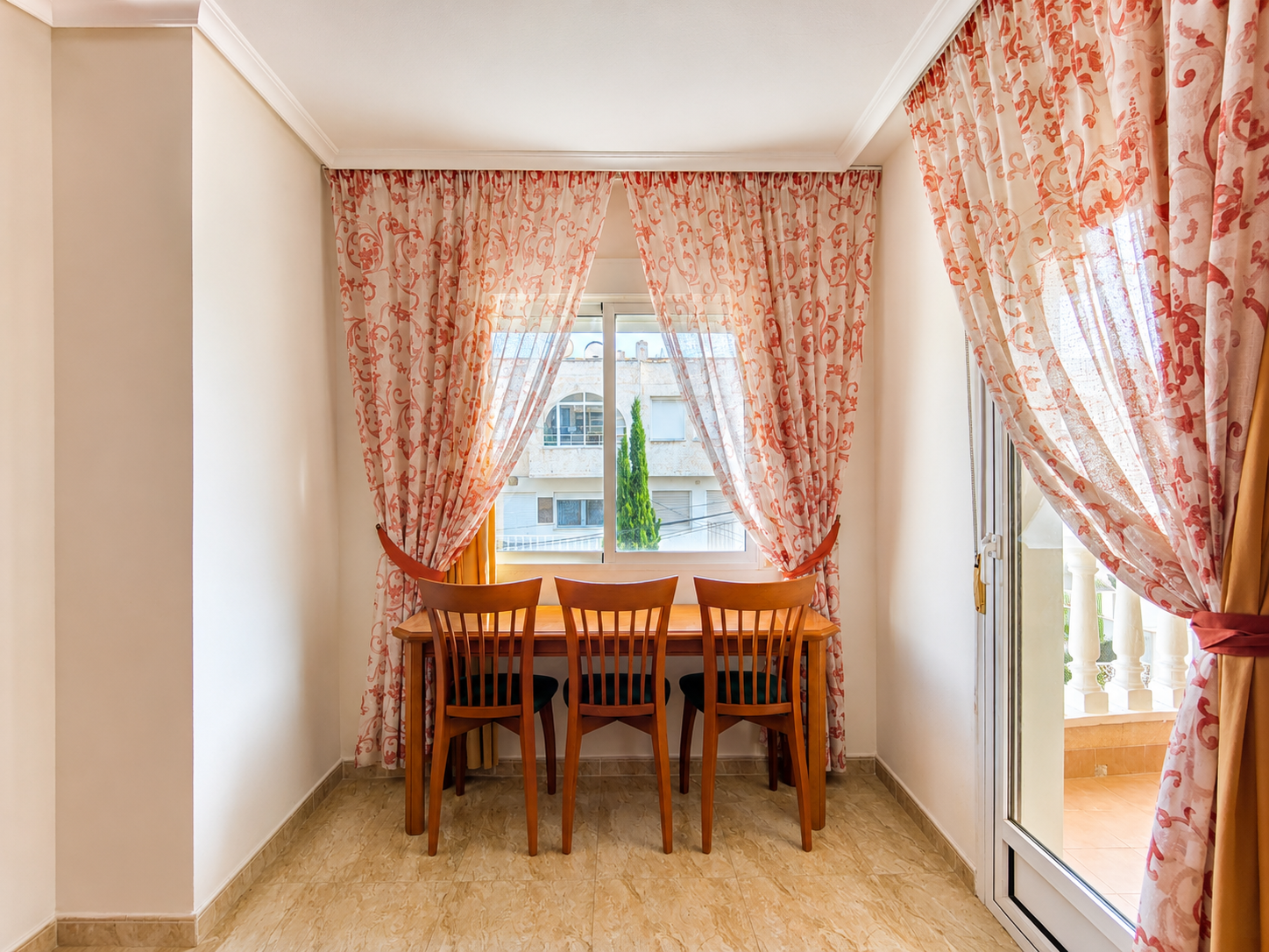 APARTAMENTO DE 2 DORMITORIOS CON TERRAZA Y ORIENTACIÓN SUR A 700 M DE PLAYA DEL CURA, TORREVIEJA
