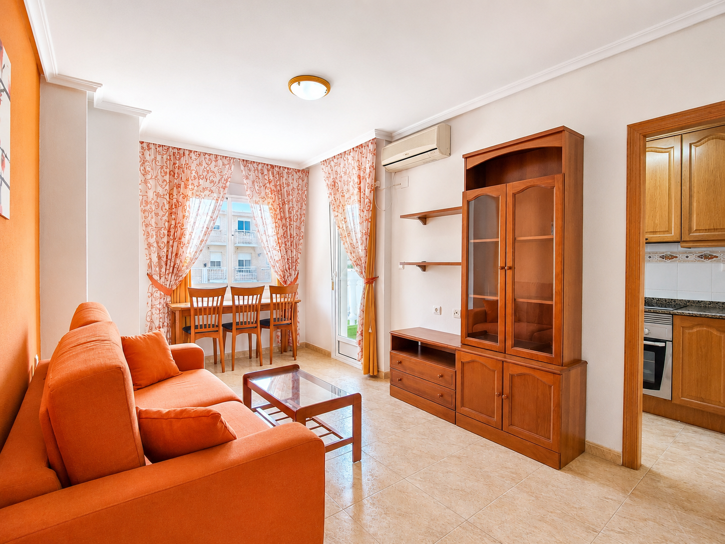APARTAMENTO DE 2 DORMITORIOS CON TERRAZA Y ORIENTACIÓN SUR A 700 M DE PLAYA DEL CURA, TORREVIEJA