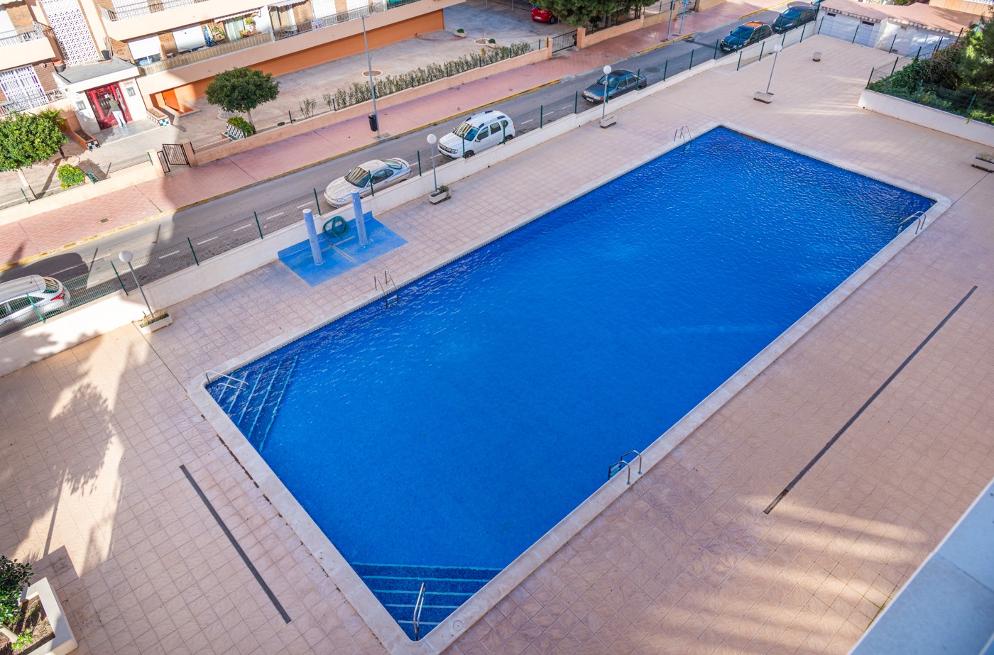 EXCLUSIVO ÁTICO REFORMADO CON VISTAS PANORÁMICAS AL MAR Y TERRAZA PRIVADA EN PUNTA PRIMA