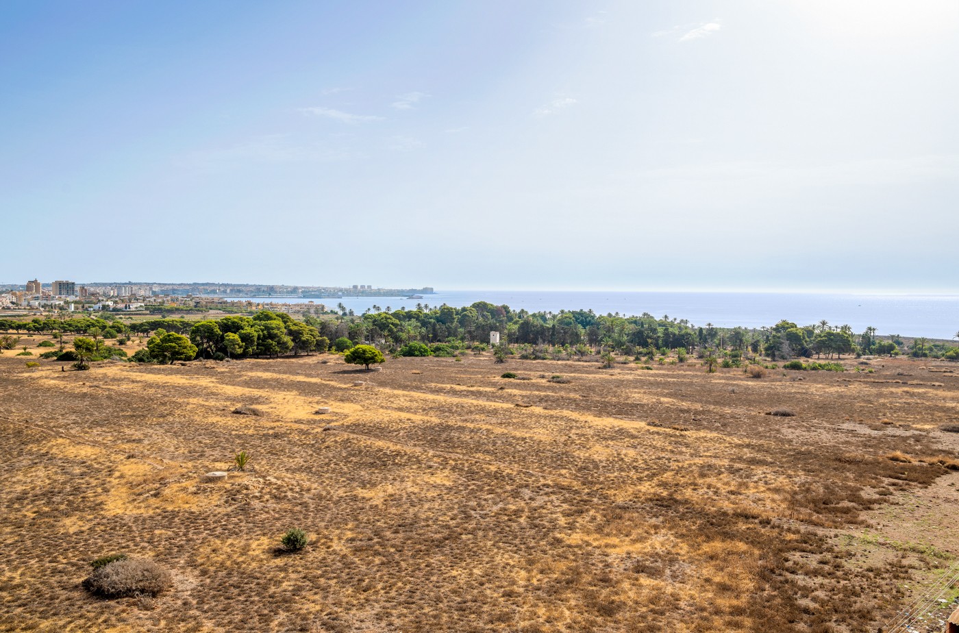 EXCLUSIVO ÁTICO REFORMADO CON VISTAS PANORÁMICAS AL MAR Y TERRAZA PRIVADA EN PUNTA PRIMA