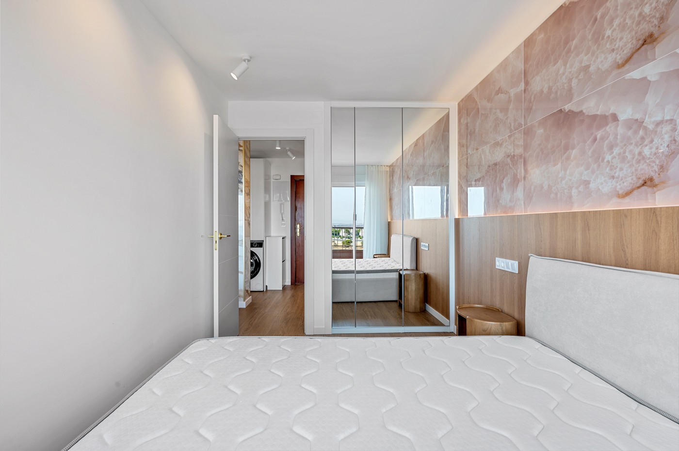 EXCLUSIVO ÁTICO REFORMADO CON VISTAS PANORÁMICAS AL MAR Y TERRAZA PRIVADA EN PUNTA PRIMA