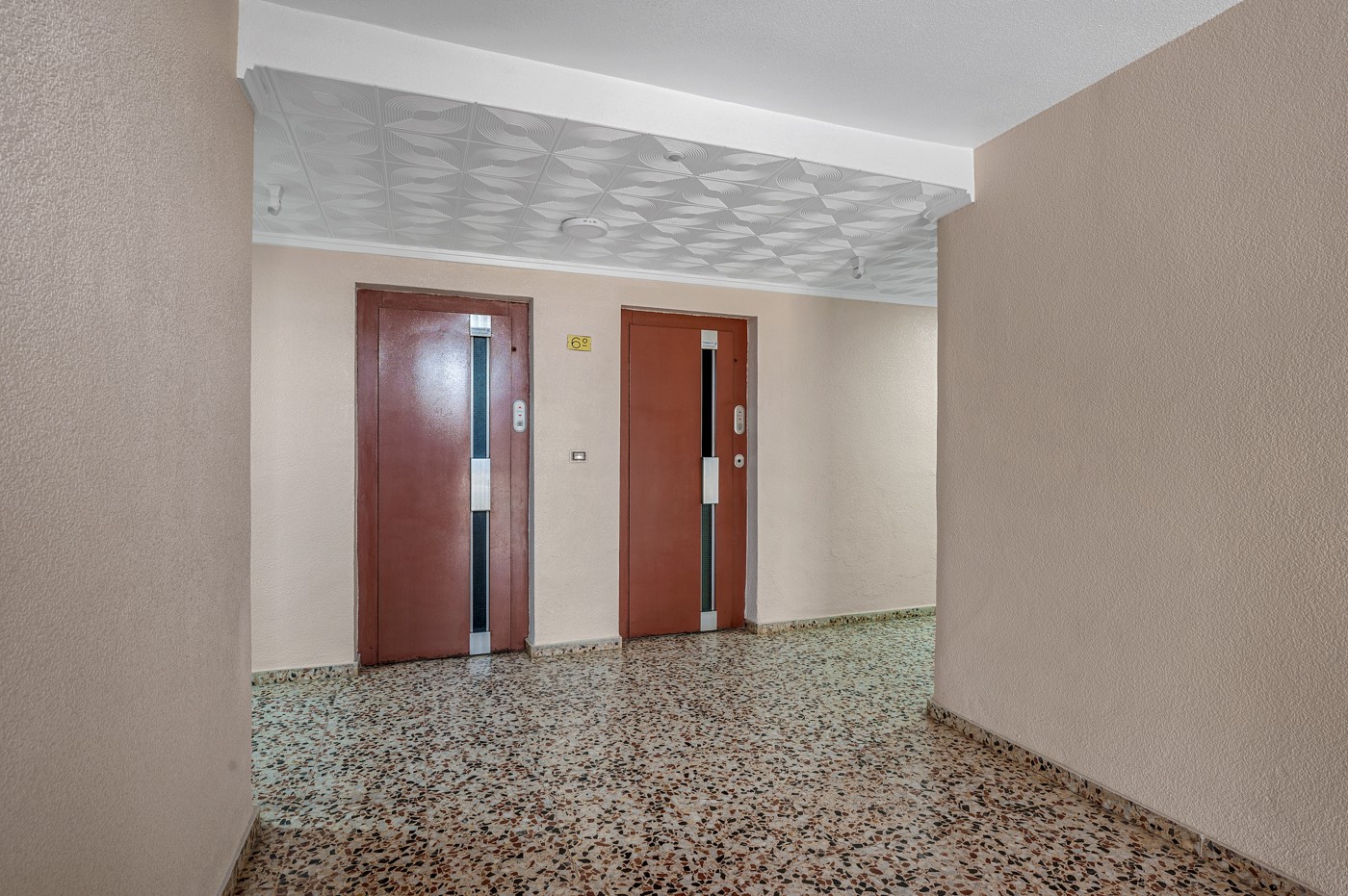 EXCLUSIVO ÁTICO REFORMADO CON VISTAS PANORÁMICAS AL MAR Y TERRAZA PRIVADA EN PUNTA PRIMA