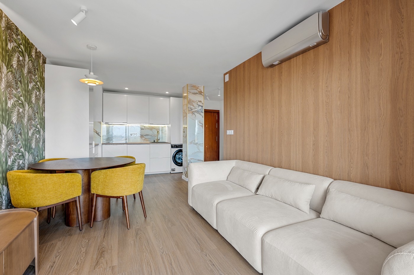 EXCLUSIVO ÁTICO REFORMADO CON VISTAS PANORÁMICAS AL MAR Y TERRAZA PRIVADA EN PUNTA PRIMA