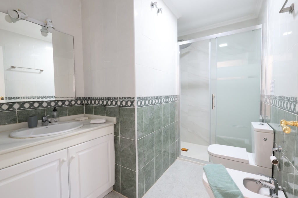 APARTAMENTO CON VISTAS AL MAR Y ORIENTACIÓN SUR EN CAMPOAMOR GOLF