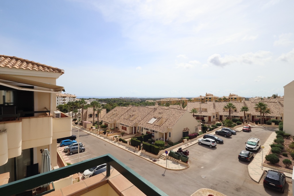 APARTAMENTO CON VISTAS AL MAR Y ORIENTACIÓN SUR EN CAMPOAMOR GOLF