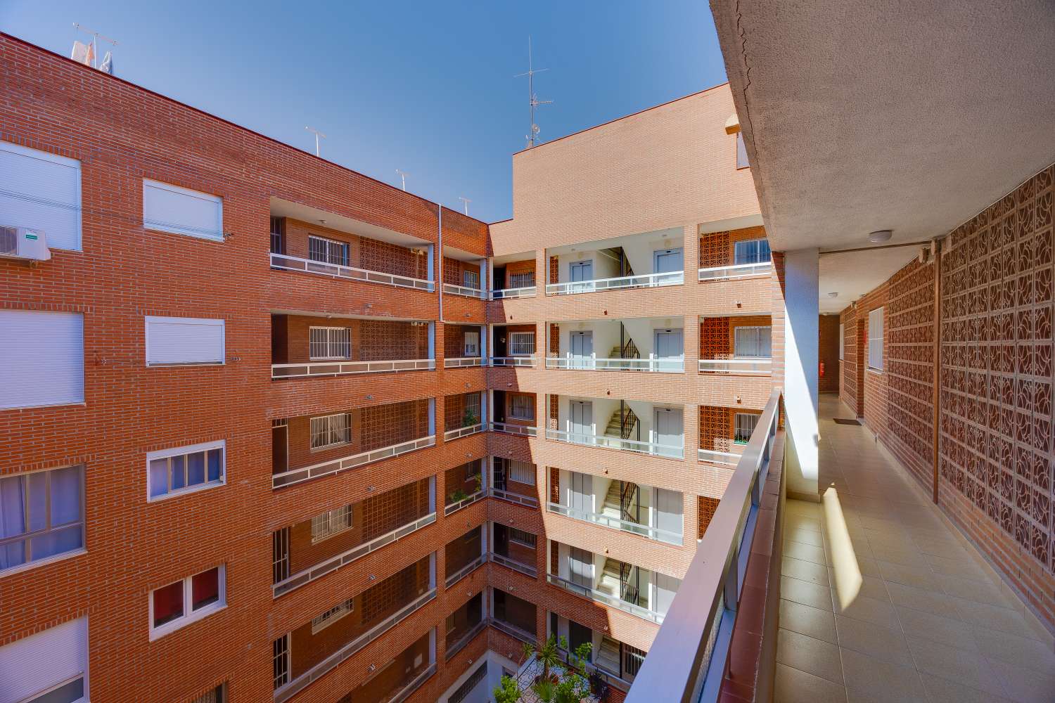 APARTAMENTO CON VISTAS AL MAR A 50 M DE LA PLAYA DEL ACEQUIÓN