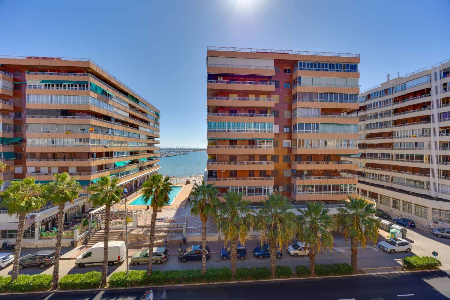 APARTAMENTO CON VISTAS AL MAR A 50 M DE LA PLAYA DEL ACEQUIÓN