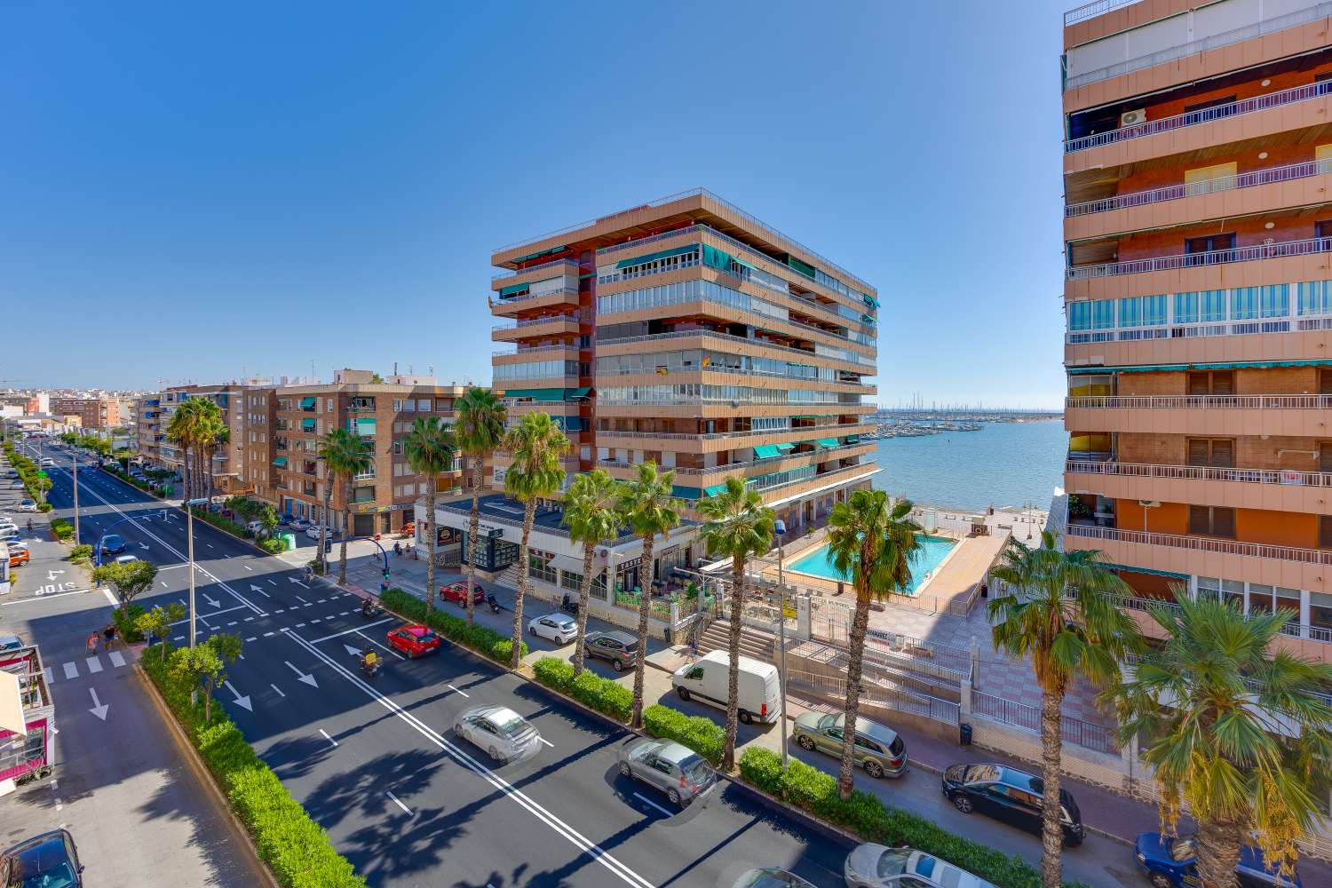 APARTAMENTO CON VISTAS AL MAR A 50 M DE LA PLAYA DEL ACEQUIÓN