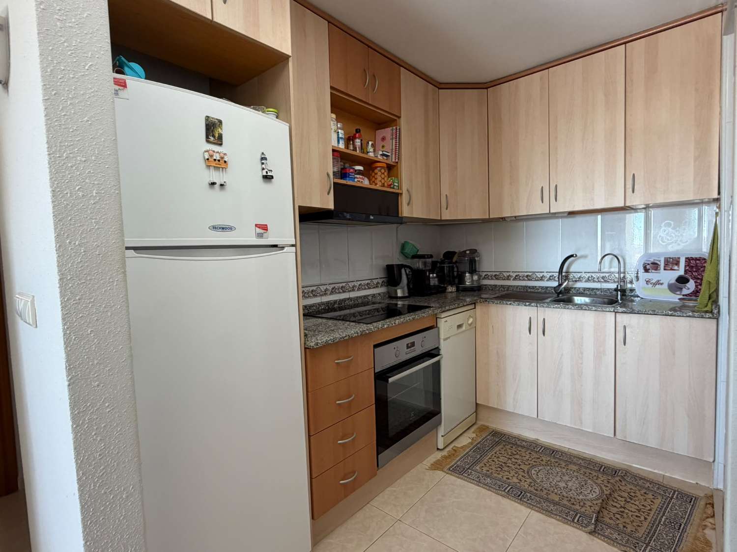APARTAMENTO CON JARDÍN PRIVADO, TERRAZAS SOLEADAS Y A 600 M DEL MAR EN ROCÍO II