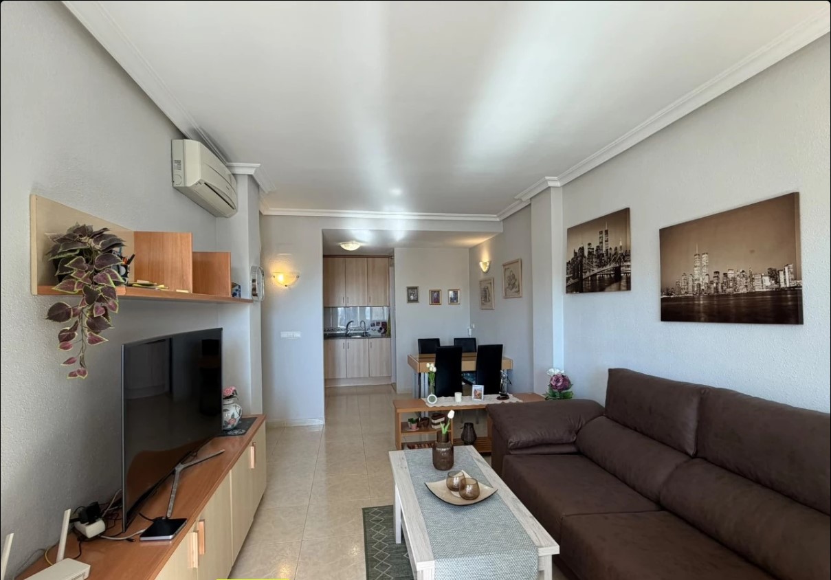 APARTAMENTO CON JARDÍN PRIVADO, TERRAZAS SOLEADAS Y A 600 M DEL MAR EN ROCÍO II