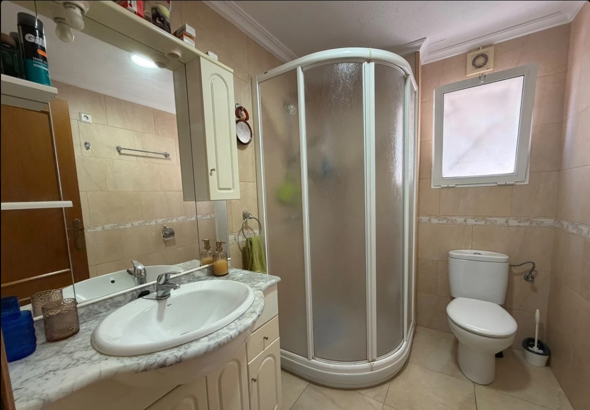 APARTAMENTO CON JARDÍN PRIVADO, TERRAZAS SOLEADAS Y A 600 M DEL MAR EN ROCÍO II