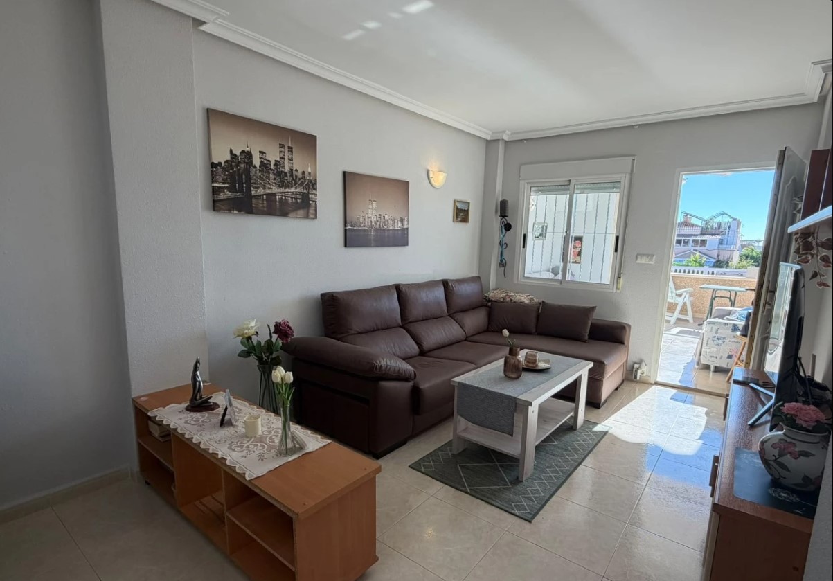 APARTAMENTO CON JARDÍN PRIVADO, TERRAZAS SOLEADAS Y A 600 M DEL MAR EN ROCÍO II