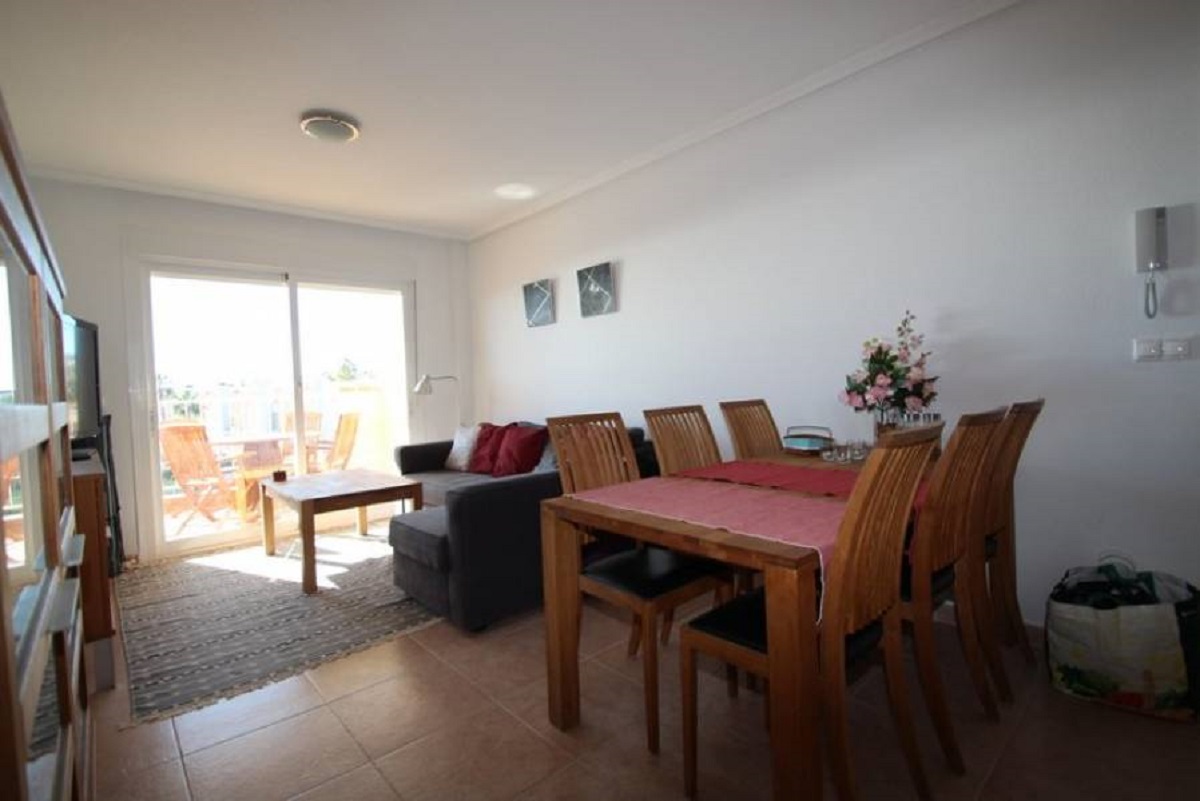 ÁTICO CON SOLÁRIUM PRIVADO DE 112 M², VISTAS AL MAR Y A 200 M DE LA PLAYA EN CAMPOAMOR