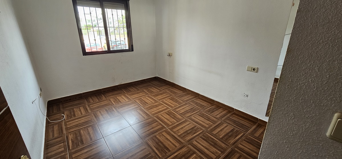 BUNGALOW EN PLANTA BAJA CON JARDÍN PRIVADO Y AMPLIOS ESPACIOS EXTERIORES